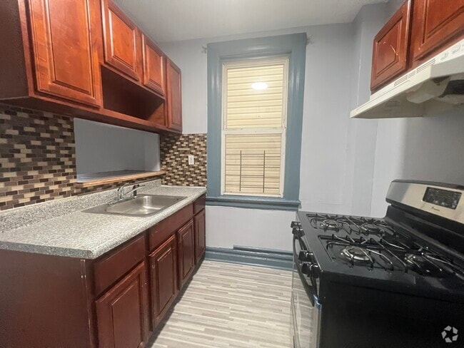Building Photo - 42 4th St Unit 2L Rental