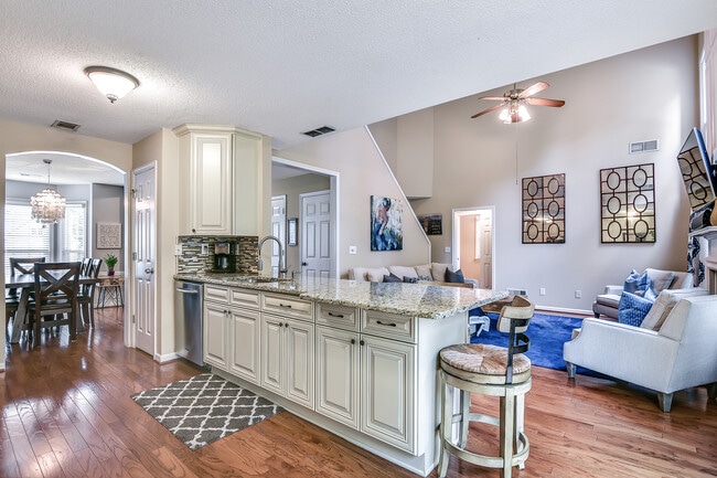 Photo - 6165 Pattingham Dr