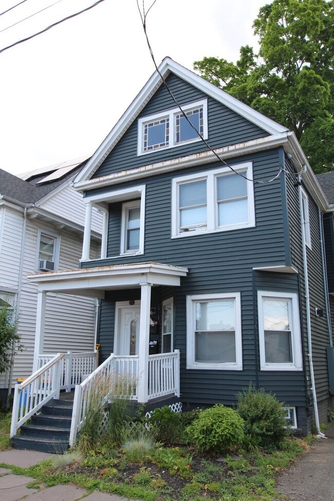 Building Photo - 17 O'Neil St Unit 17-1 O'Neil St