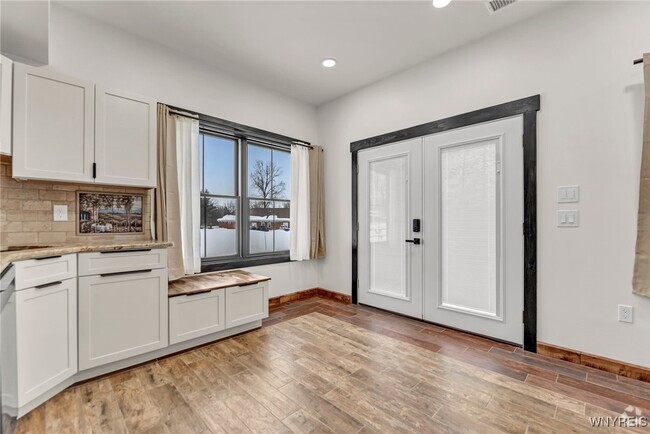 Building Photo - 4775 Boncrest Dr E Rental
