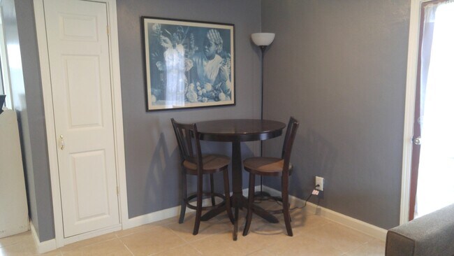 4615 Dart St Unit Fountainblue Guest House