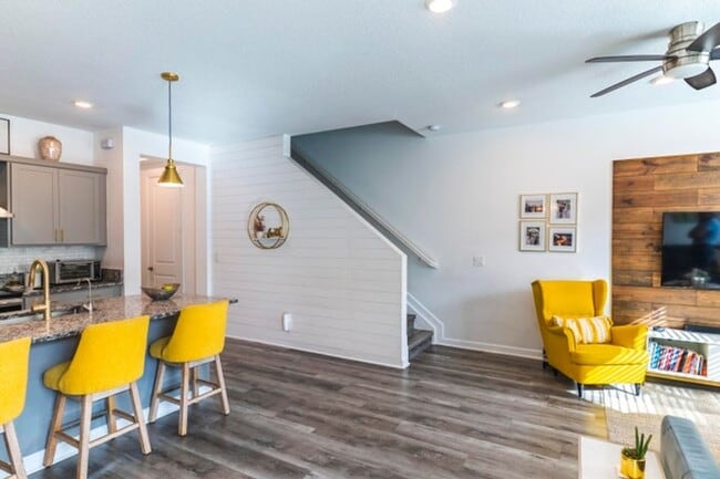 Photo - 2025 Sugar Maple Dr