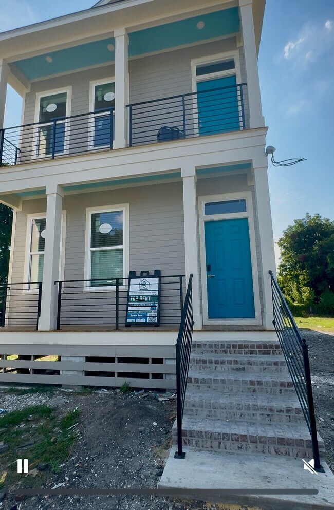 Building Photo - 4714 Dodt Ave Rental