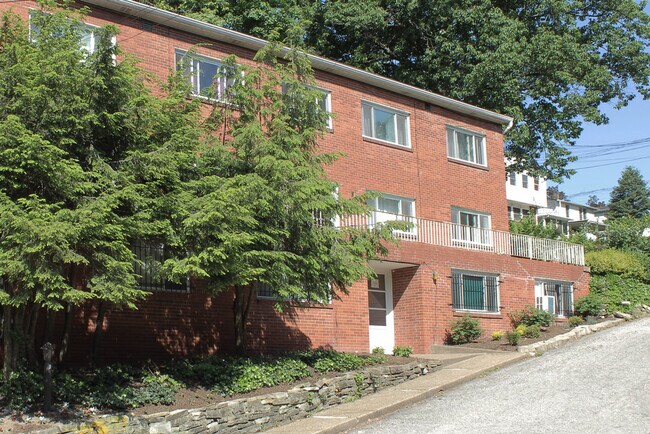 600 Allenby Ave Unit 4