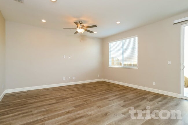 Photo - 1250 Victorian St