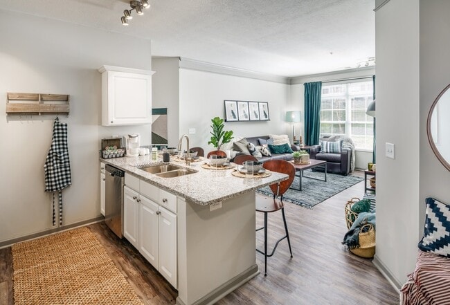 Building Photo - The Summit at Coates Run Rental