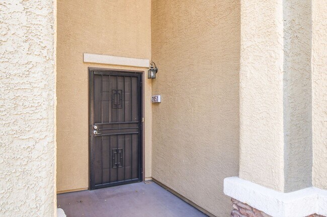6868 Sky Pointe Dr