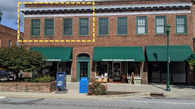 Building Photo - MainStN446 Unit #1