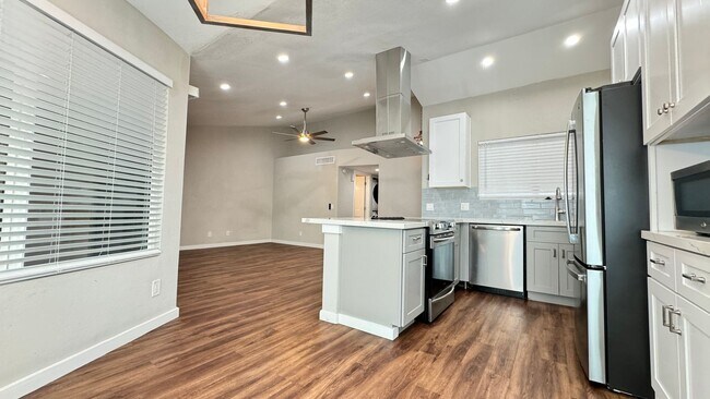 Photo - Southwest (Irvington and Midvale Pk) top f...