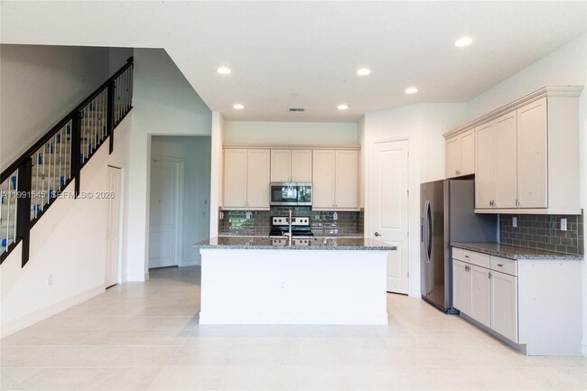 Photo - 11340 SW 16th St