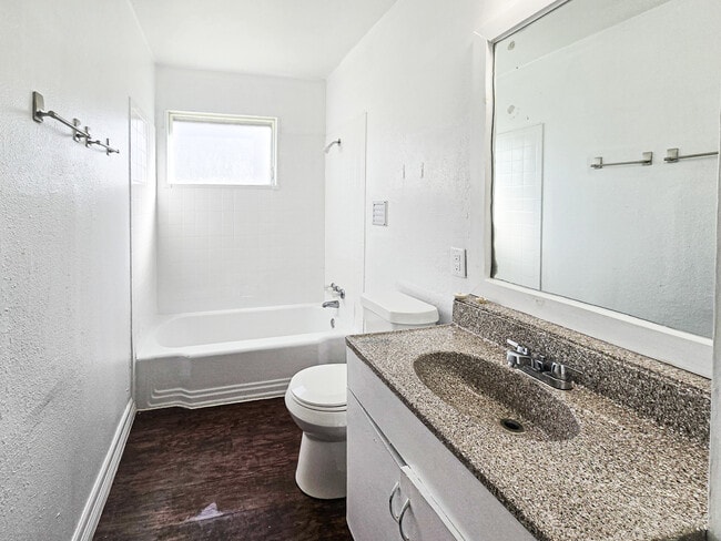 Photo - 7313 Hummingbird Ln