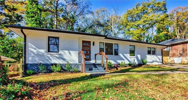 Building Photo - 2047 Seavey Dr Rental
