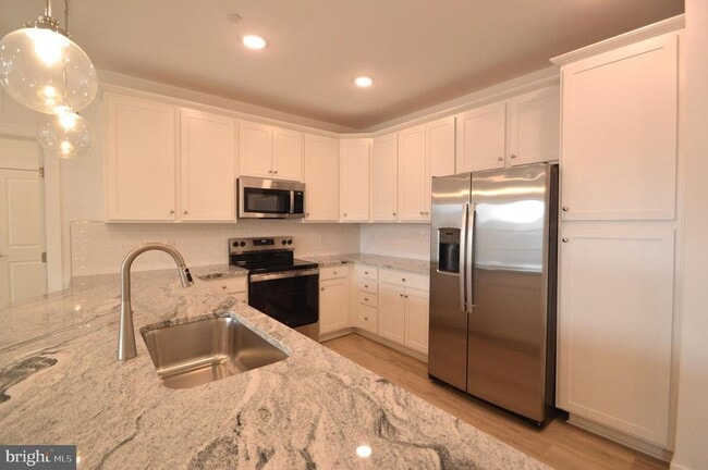 Photo - 21731 Dovekie Ter Unidad 206