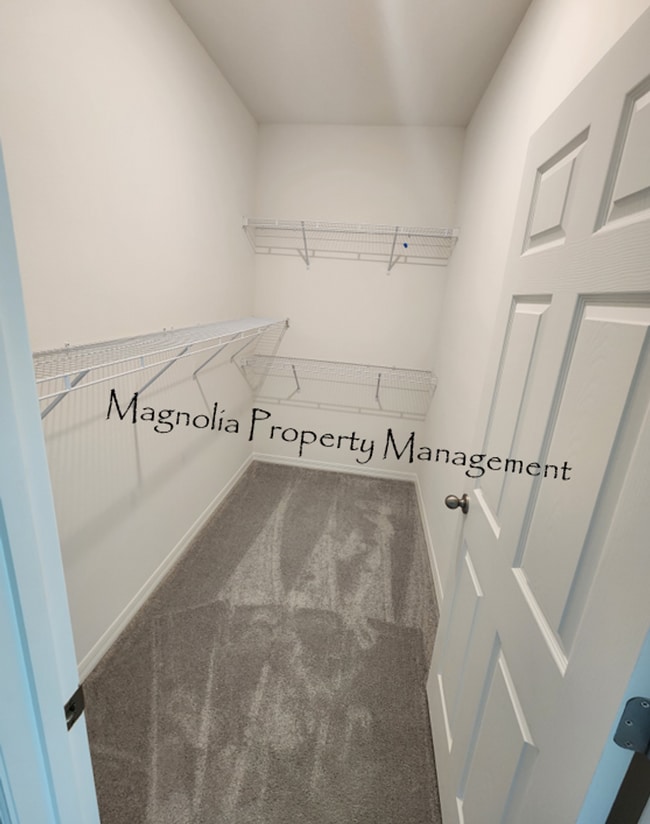 Photo - 4 Bedroom 2 Bathroom in Tarpon Bay-Haines City