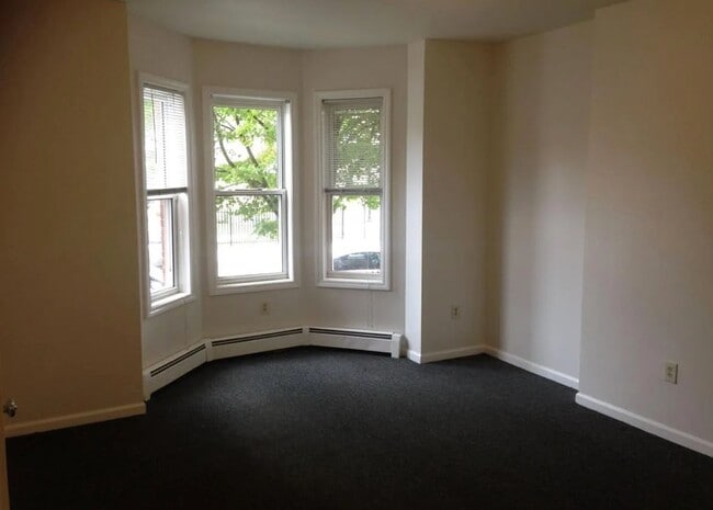 Photo - 105 A Williams St