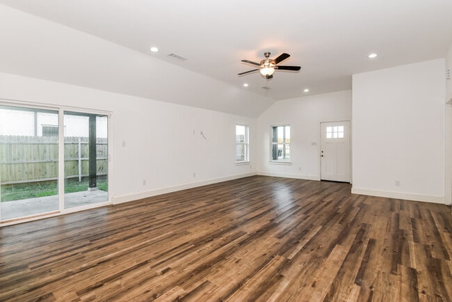 Photo - 3007 Dalton St