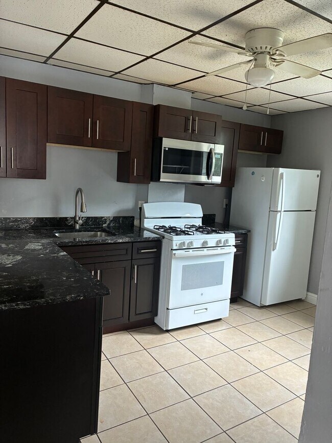 Photo - 3021 Ashlyn St Unit 3021 Ashlyn St 2