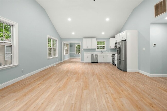 Photo - 39 Nottingham Ln