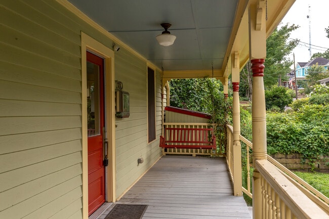 Photo - 510 Oakwood Ave