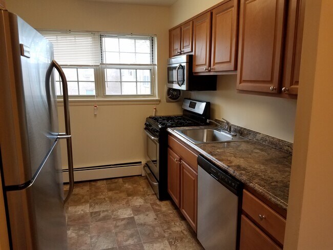 Photo - Summit Manor