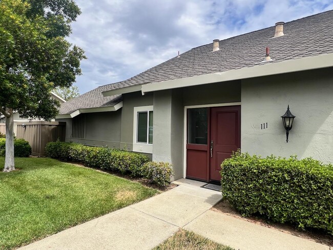 Building Photo - 111 Escobar Ct