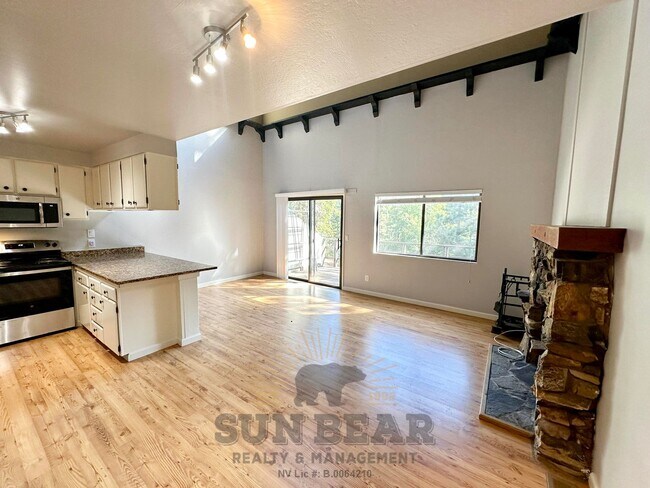 Photo - 2 Bedroom / 2 bathroom -Allows a dog upon approval!