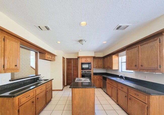 Photo - 2810 Thorne Creek Ln