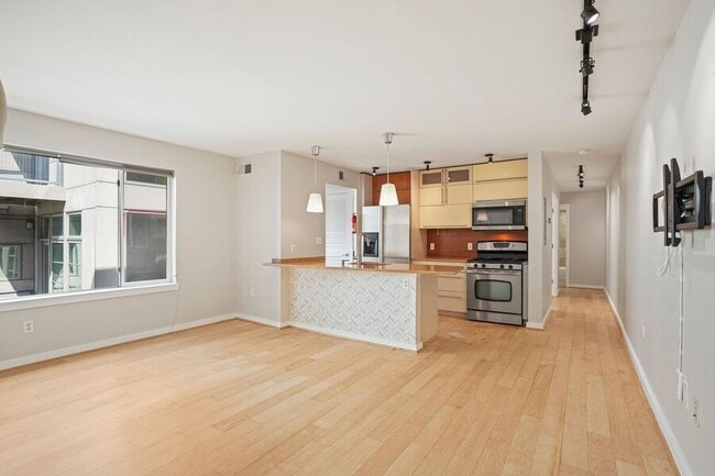 Building Photo - 1439 Chapin St NW Rental