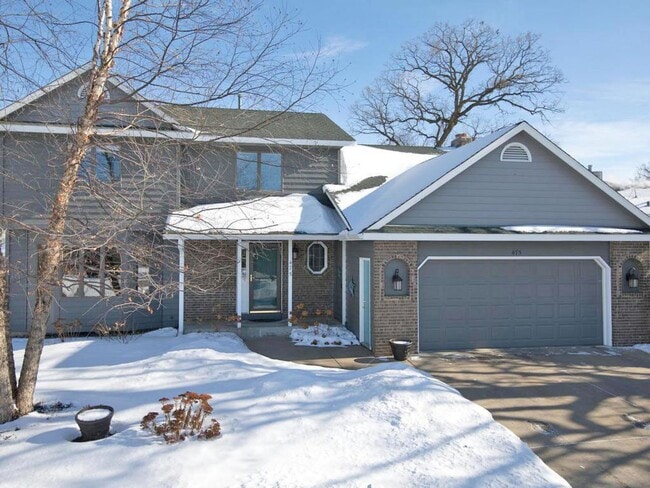 Building Photo - Elegant 2-Story has 4 BRs on Upper Level, Office, 2 Family Rooms, Fireplace & More!