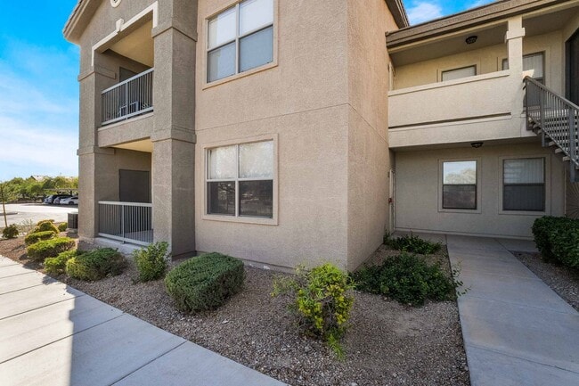 Photo - Beautiful Condo with Spacious Layout!