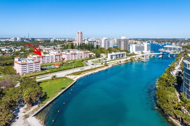 Building Photo - 1040 Banyan Rd Unit 2010