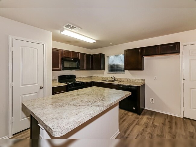 Building Photo - 16906 Andrew Nook Ln