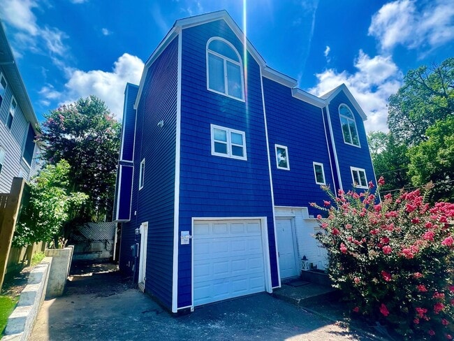 3BR/3.5BA on the North End - 3BR/3.5BA on the North End House
