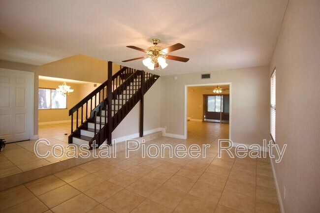 Photo - 1817 Laurence Ct