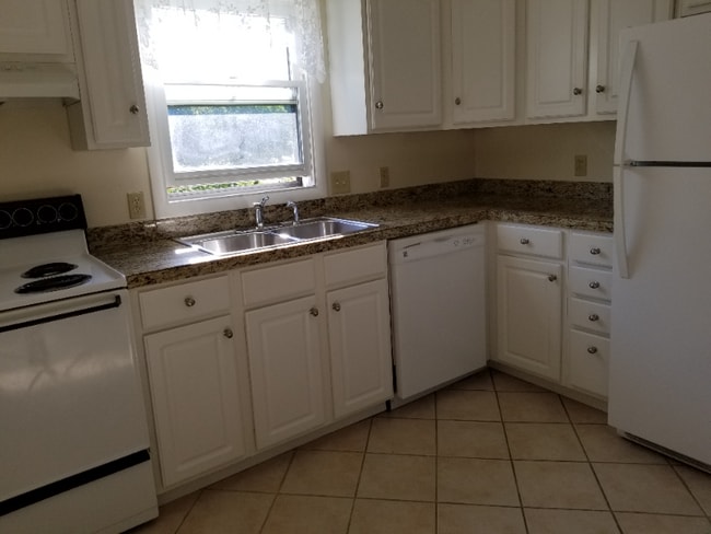 Photo - 2000-2002 S Black Ave Unit 2000-2002