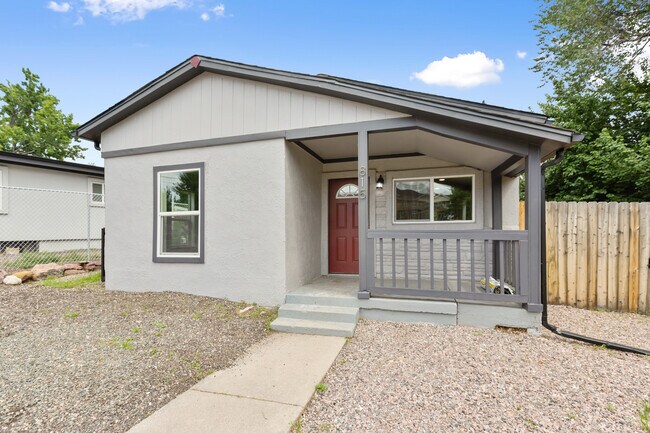 Photo - 815 E Hills Rd