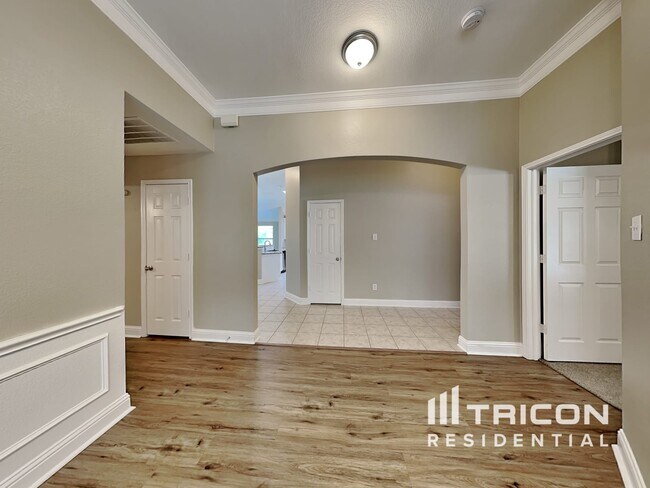 Photo - 202 Cox Dr House