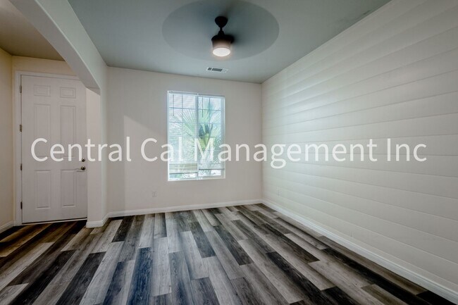 Photo - 4 Bedroom/2 Bath Home in the Southwest - $2595 Per Month!