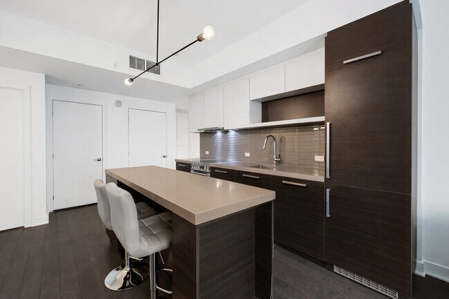 Photo - 1050 Drummond St Unit 3005