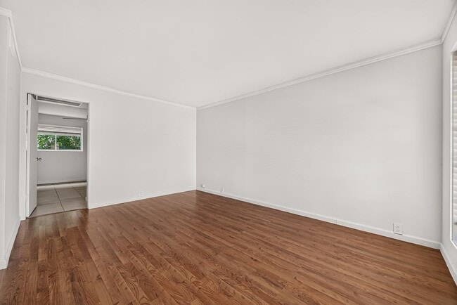 306 Hawthorne St Unit 6