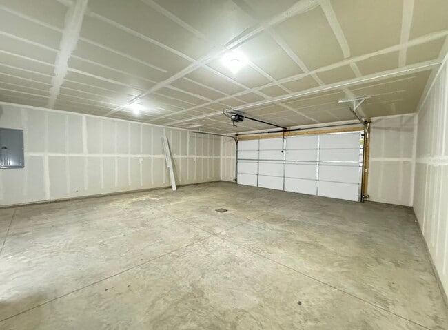 Photo - Single Family Home next to Lincoln Elementary!