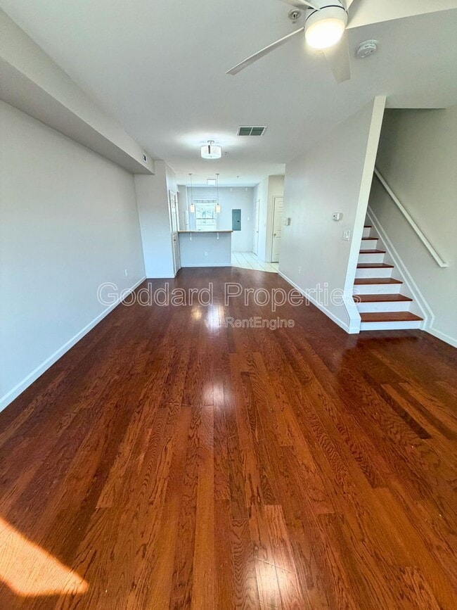 Photo - 12 E 22nd St