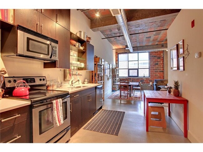Building Photo - 718 N Washington Ave Unit 614