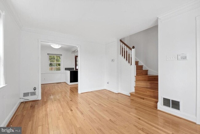 Photo - 915 Jefferson St