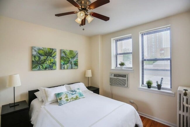 Photo - 5050 N Sheridan Rd Unit 704