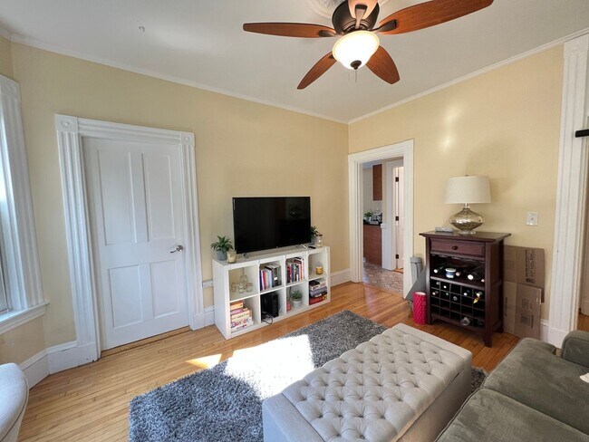 Photo - Amazing 4 bed 2.5 bath in Cambridge....