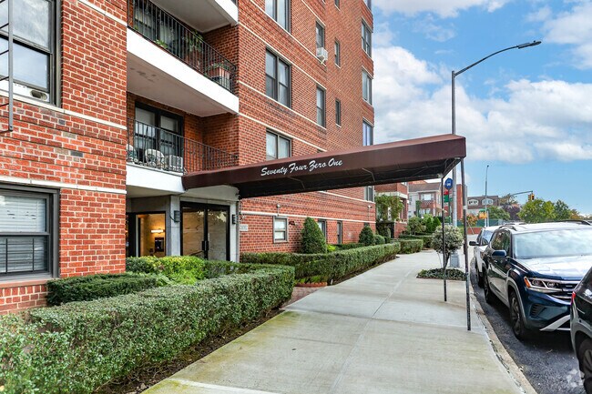 Photo - 7401 Shore Rd