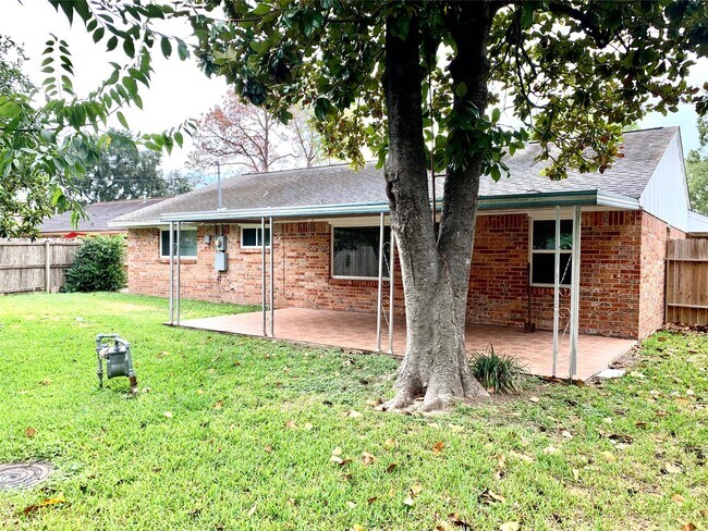 Photo - 7414 Carew St