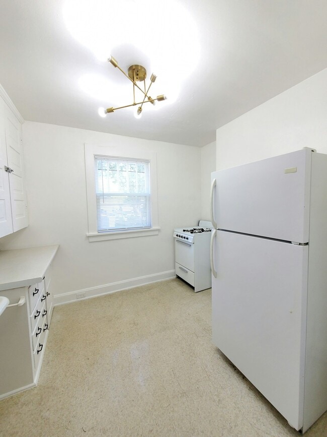Building Photo - 71 Dana Ave Unit D