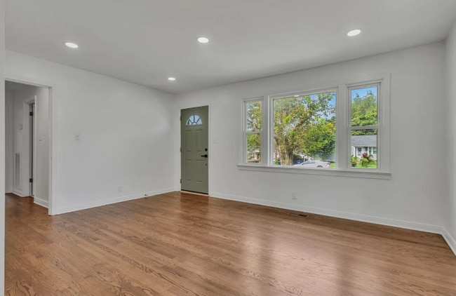 Photo - 1923 Overton Dr